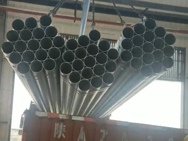 今日鍍鋅管、焊管猛漲，整個(gè)市場(chǎng)都瘋狂了，萬(wàn)源都是急速配貨